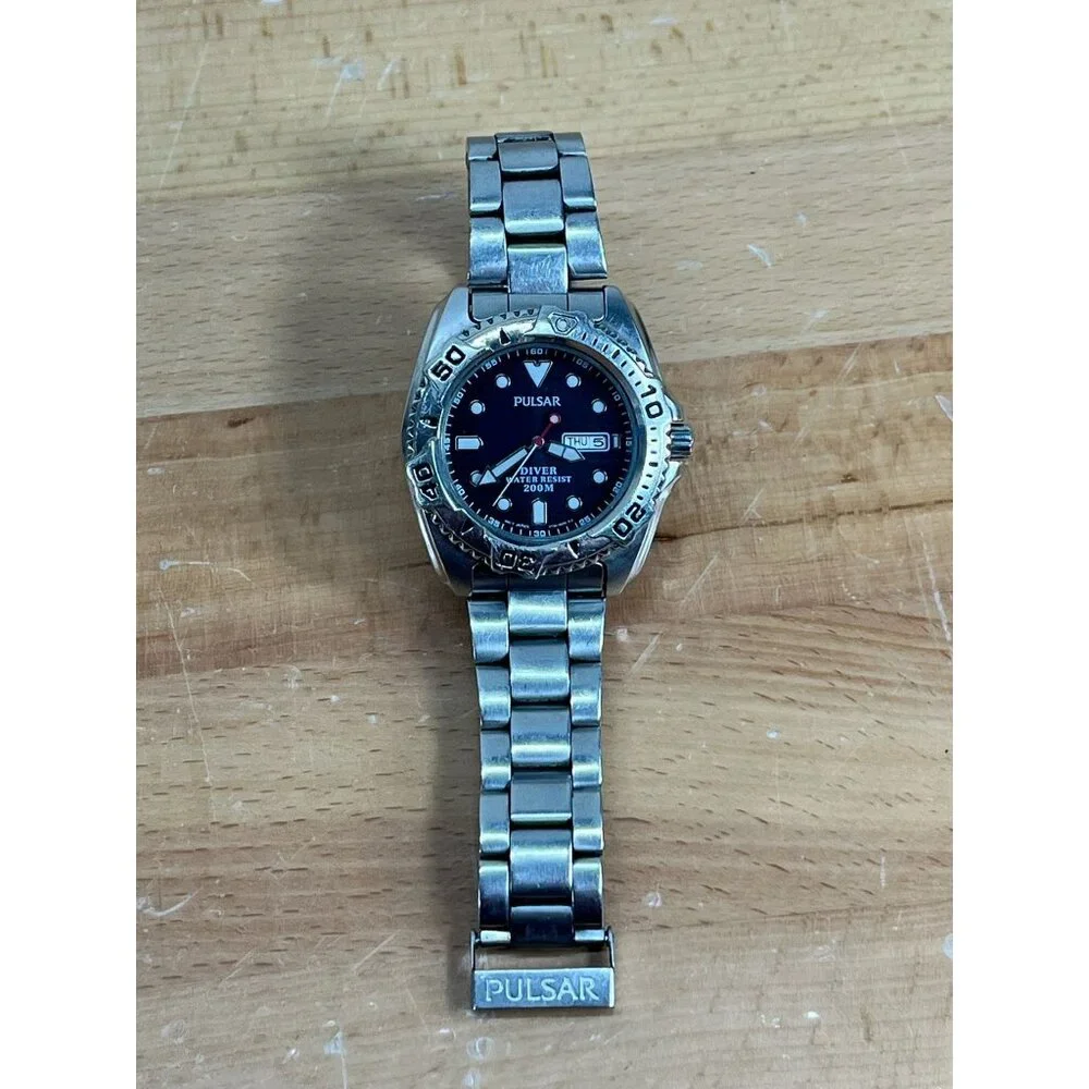 LUMINOX NAVY SEAL 3580-1GBq H-3LX- 200 Meters Water Resistant NEEDS BATTERY - Picture 2 of 12